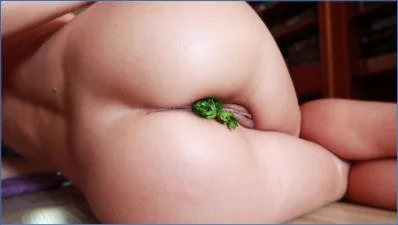 Sabrina Dacos in A Little Green Garnish: Real Anal Kaviar and Ass to Mouth from Germany
