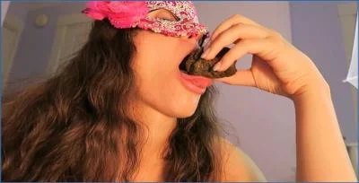 Love Rachelle's Extreme Femdom Copro: Eating and Sucking Shit