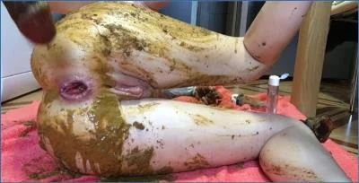 Diana Spark at Her Dirtiest: Solo Farting and Scatting